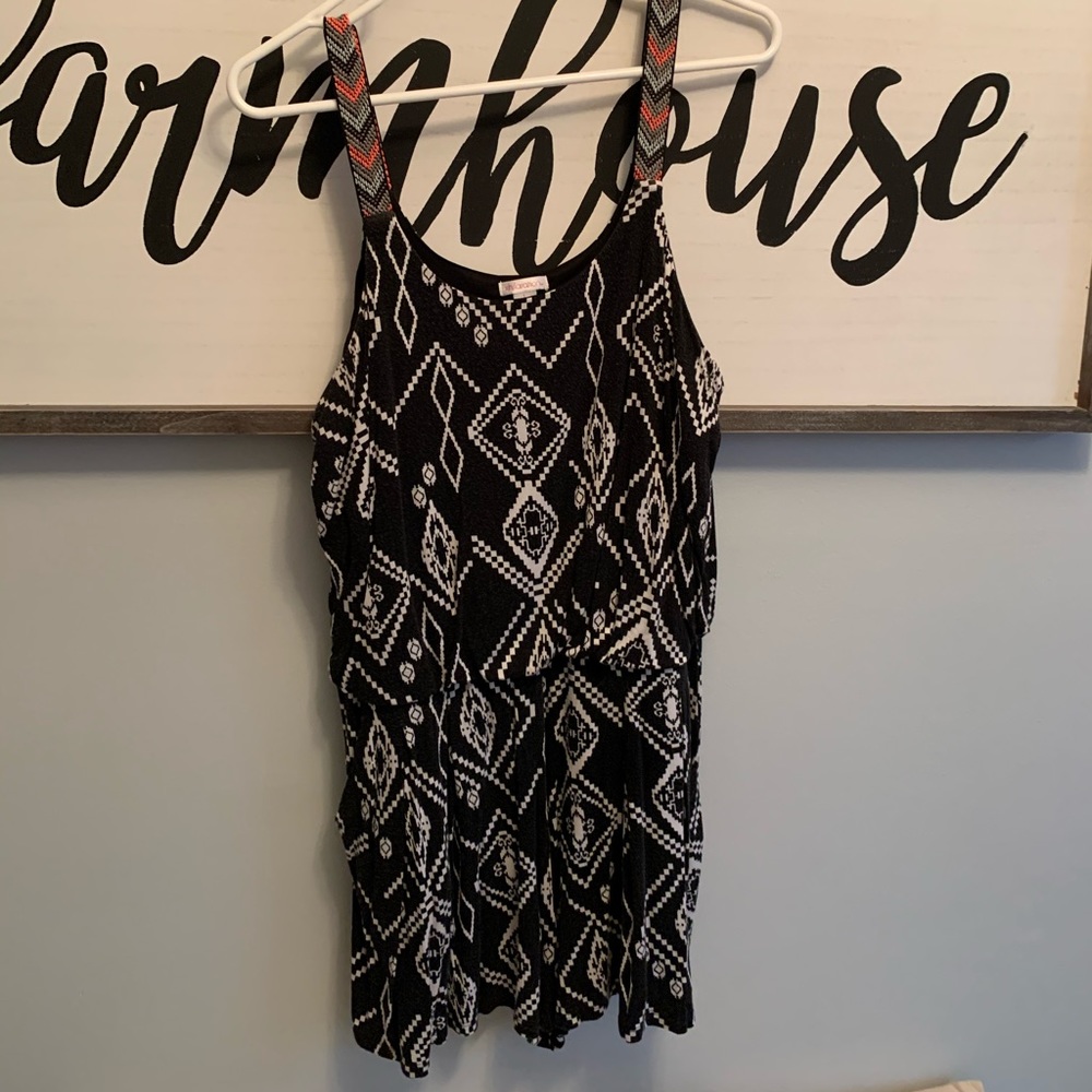 L Xhilaration Romper with Pockets